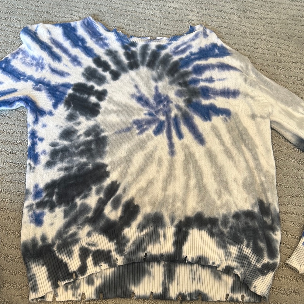 Tie dye blue sweater for women! Brand: Decker. Size medium